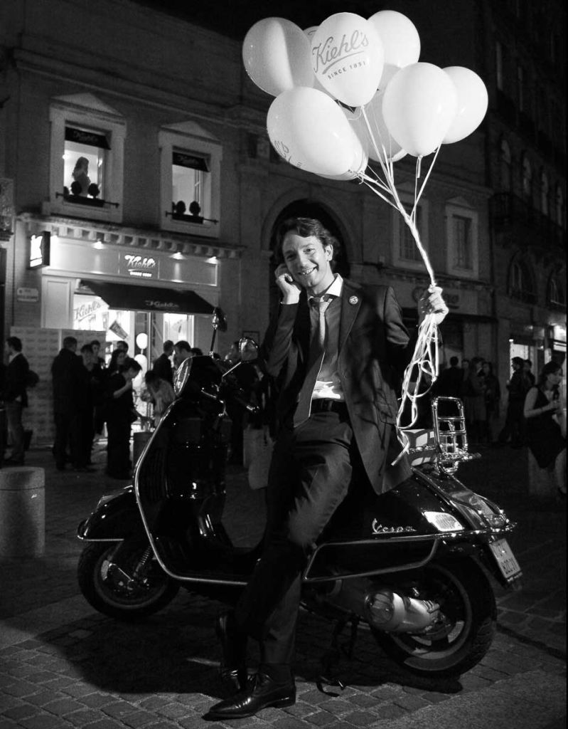 portrait scooter noir et blanc alpix photo